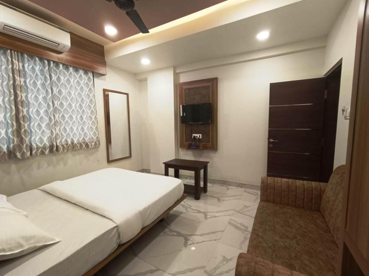 Sai Sagar Lodging & Boarding Ulhasnagar Экстерьер фото